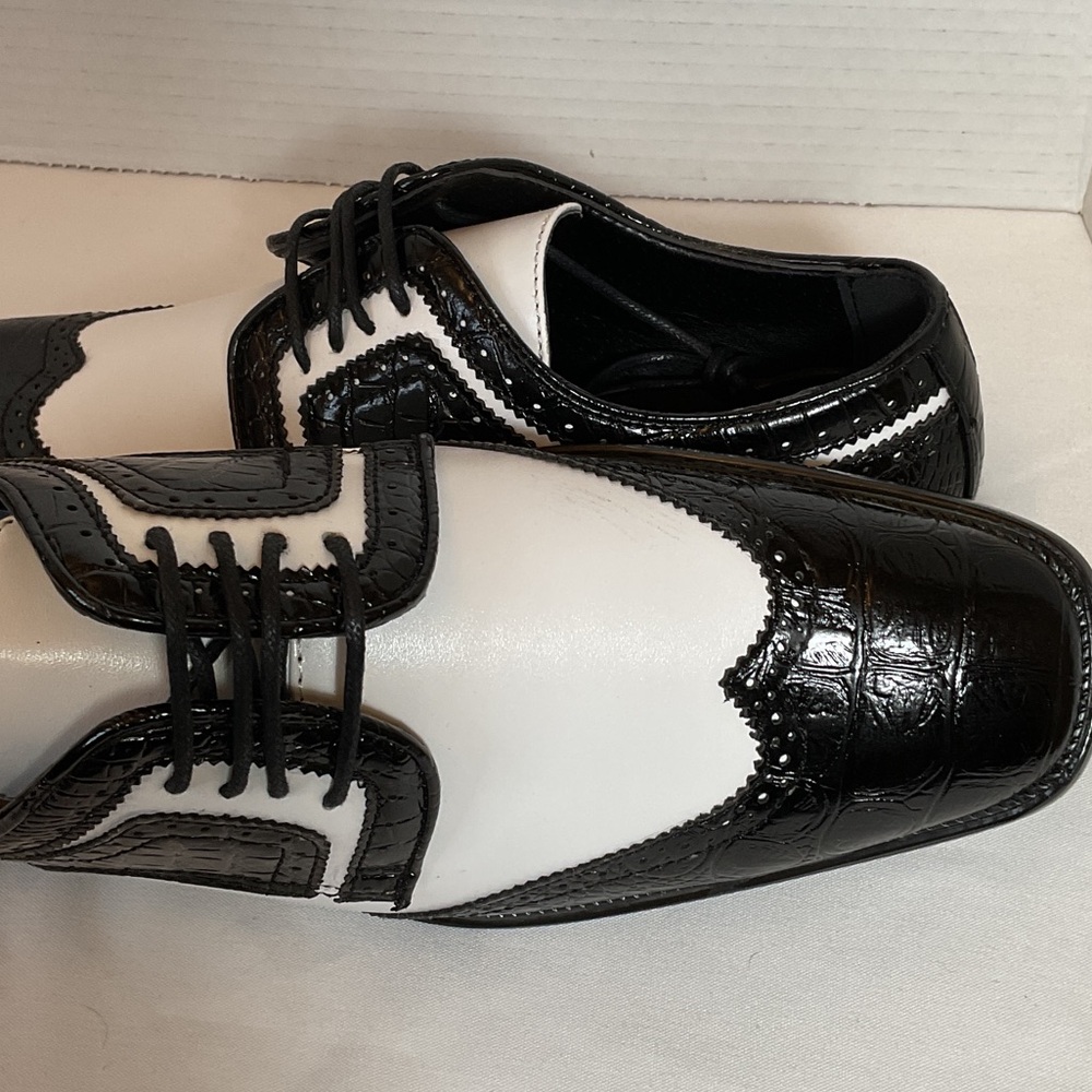 Bolano Black and White Men's Wingtip Oxford Shoes - Picture 3 of 6